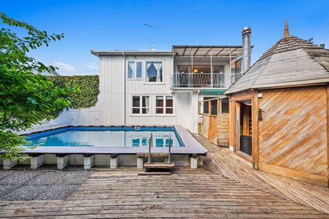 Photo of property in 60 Beach Road, Mellons Bay, Auckland, 2014