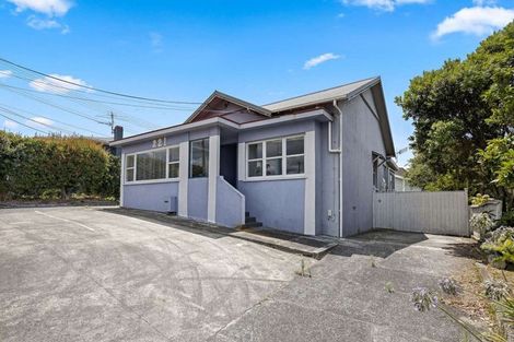 Photo of property in 1/221 Onewa Road, Birkenhead, Auckland, 0626