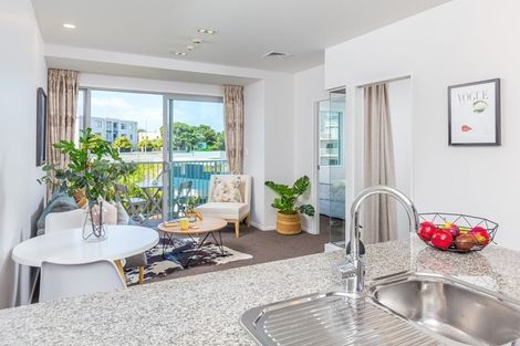 Photo of property in Shoal Haven Apartments, 305a/130 Anzac Street, Takapuna, Auckland, 0622
