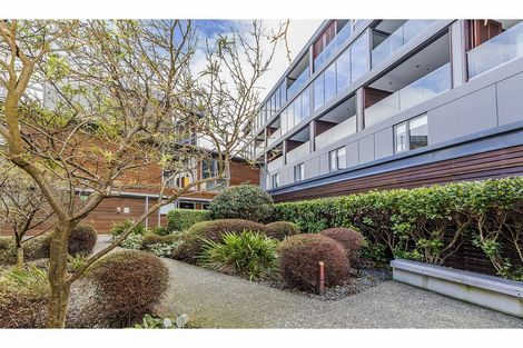 Photo of property in Patent 326 Apartments, 203s/326 Evans Bay Parade, Hataitai, Wellington, 6021