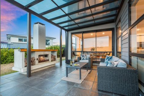 Photo of property in 34 Waitaria Terrace, Aotea, Porirua, 5024