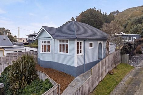 Photo of property in 65 Happy Valley Road, Owhiro Bay, Wellington, 6023