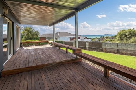 Photo of property in 7 Paisley Street, Mellons Bay, Auckland, 2014