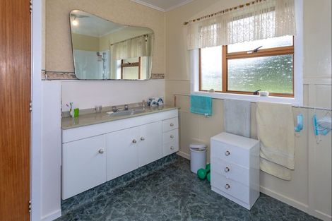 Photo of property in 28 Firth View Road, Te Puru, Thames, 3575