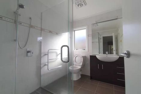 Photo of property in 56 Moyrus Crescent, East Tamaki Heights, Auckland, 2016