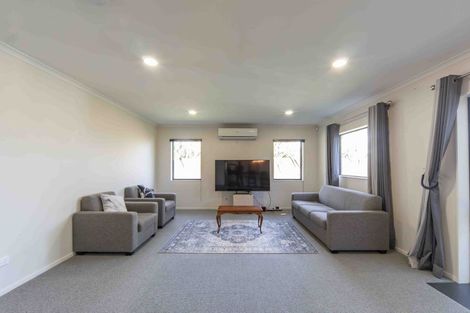 Photo of property in 35 Whitney Place, Rototuna North, Hamilton, 3210