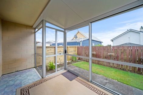 Photo of property in 4/32 Young Street, New Plymouth, 4310