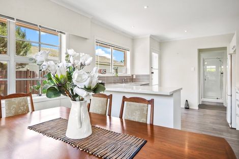 Photo of property in 27 Howden Road, Fairfield, Hamilton, 3214