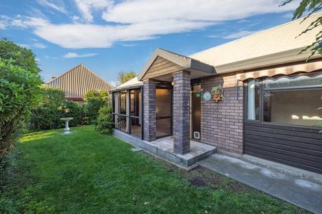 Photo of property in 2/47a Main Road, Redcliffs, Christchurch, 8081