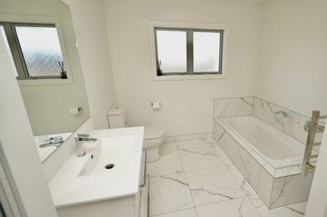 Photo of property in 2 Serenity Crescent, Kelvin Grove, Palmerston North, 4414