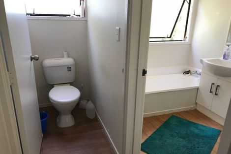 Photo of property in 121 Athena Drive, Totara Vale, Auckland, 0629