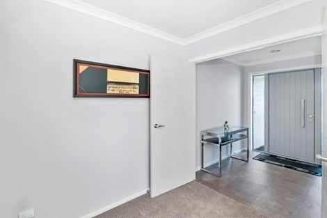 Photo of property in 18 Morepork Drive, Waikanae, 5036