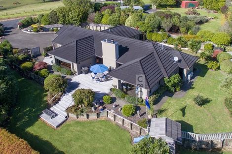 Photo of property in 1 Hawkes Access Road, Waitoki, Silverdale, 0994