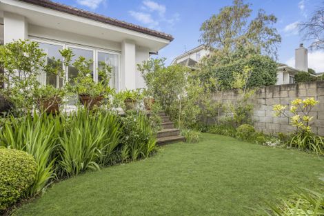 Photo of property in 29 Evelyn Road, Cockle Bay, Auckland, 2014