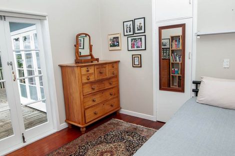 Photo of property in 11 Cliff Street, Onerahi, Whangarei, 0110