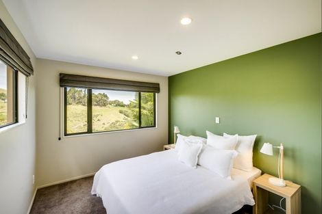 Photo of property in 125 Tironui Drive, Taradale, Napier, 4112