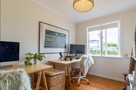 Photo of property in 79 Farquhar Road, Glendene, Auckland, 0602