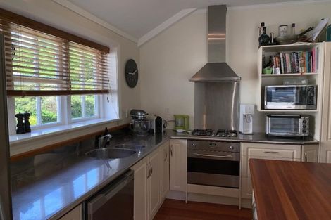 Photo of property in 42 Sunshine Avenue, Karori, Wellington, 6012