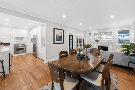 Photo of property in 97 Scenic Drive, Titirangi, Auckland, 0604