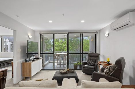 Photo of property in 1c/175 Hurstmere Road, Takapuna, Auckland, 0622