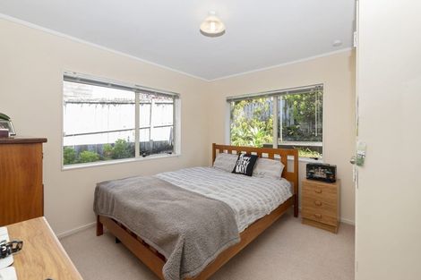 Photo of property in 29 Milan Drive, Glen Eden, Auckland, 0602