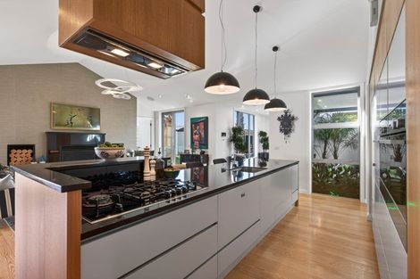 Photo of property in 5 Tupuhi Place, Highlands Park, New Plymouth, 4312
