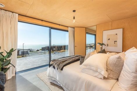 Photo of property in 5 Sowerby Place, Richmond Hill, Christchurch, 8081