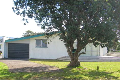 Photo of property in 207 Given Avenue, Whangamata, 3620