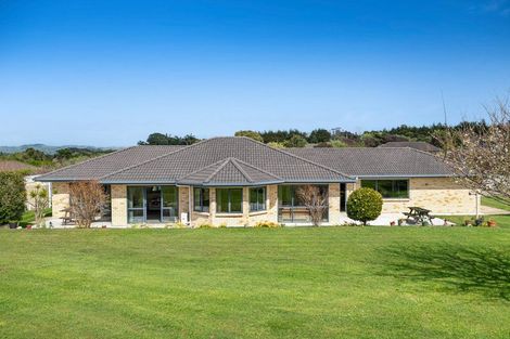 Photo of property in 16 Omana Avenue, Shelly Beach, Helensville, 0874