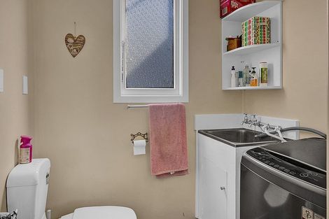 Photo of property in 3 Victoria Street, Hawera, 4610