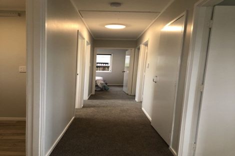 Photo of property in 15 Arlette Place, Massey, Auckland, 0614