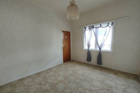 Photo of property in 34 Glenfern Road, Mellons Bay, Auckland, 2014