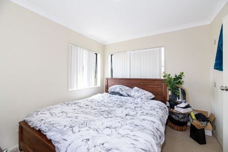 Photo of property in 12 Mediterranean Way, Goodwood Heights, Auckland, 2105