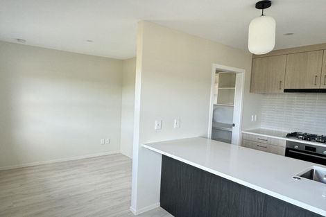 Photo of property in 70 Farnworth Terrace, Glenside, Wellington, 6037