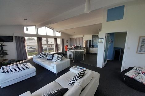 Photo of property in 10 Halse Place, Opunake, 4616