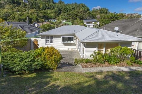 Photo of property in 127 Parkvale Road, Karori, Wellington, 6012
