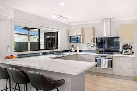 Photo of property in 34 Dahlstrom Grove, Kelvin Grove, Palmerston North, 4414