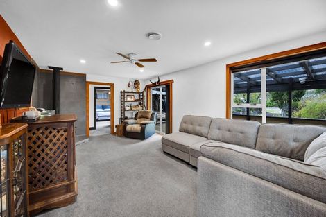 Photo of property in 43 Maire Street, Inglewood, 4330