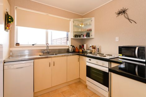 Photo of property in 15a Meadowbrook Drive, Cloverlea, Palmerston North, 4412