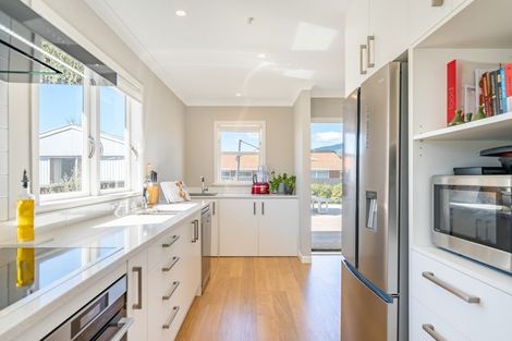 Photo of property in 18 Charles Street, Clouston Park, Upper Hutt, 5018