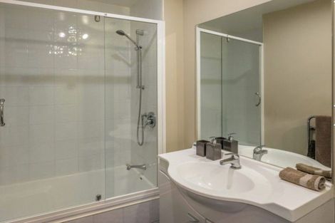 Photo of property in Atrium Towers, 6n/154 The Terrace, Wellington Central, Wellington, 6011