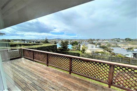 Photo of property in 16 Martin Crescent, Northcote, Auckland, 0627