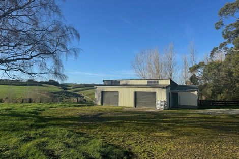 Photo of property in 221 Titiroa Pine Bush Road, Waimahaka, Wyndham, 9891