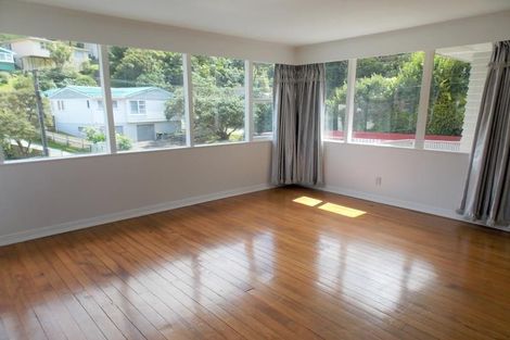 Photo of property in 142 Parkvale Road, Karori, Wellington, 6012