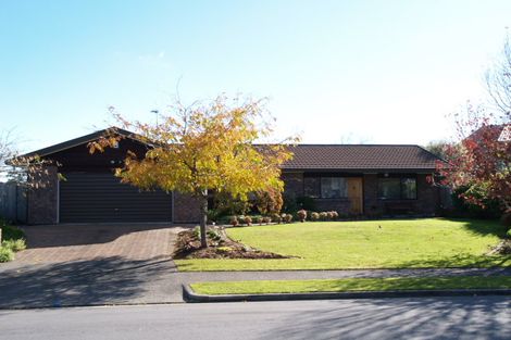 Photo of property in 92 Frank Nobilo Drive, Golflands, Auckland, 2013