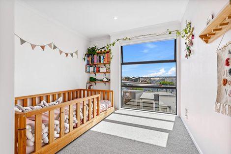 Photo of property in 16 Raranga Lane, Hobsonville, Auckland, 0616