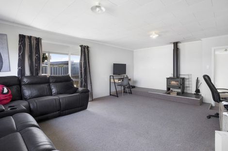 Photo of property in 6 Yates Street, Otaki Beach, Otaki, 5512