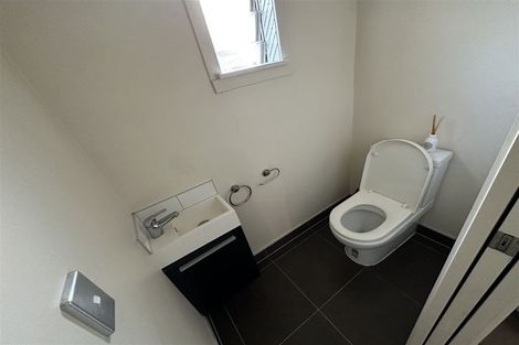 Photo of property in 2/54 Lynwood Road, New Lynn, Auckland, 0600