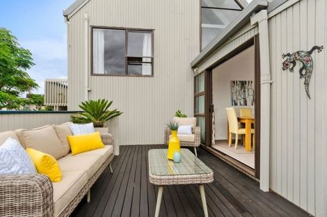 Photo of property in 1/131 Carlisle Road, Northcross, Auckland, 0632