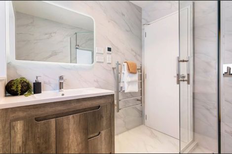 Photo of property in 172a Aviemore Drive, Highland Park, Auckland, 2010